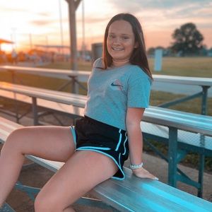 Meet your Posher, Ava